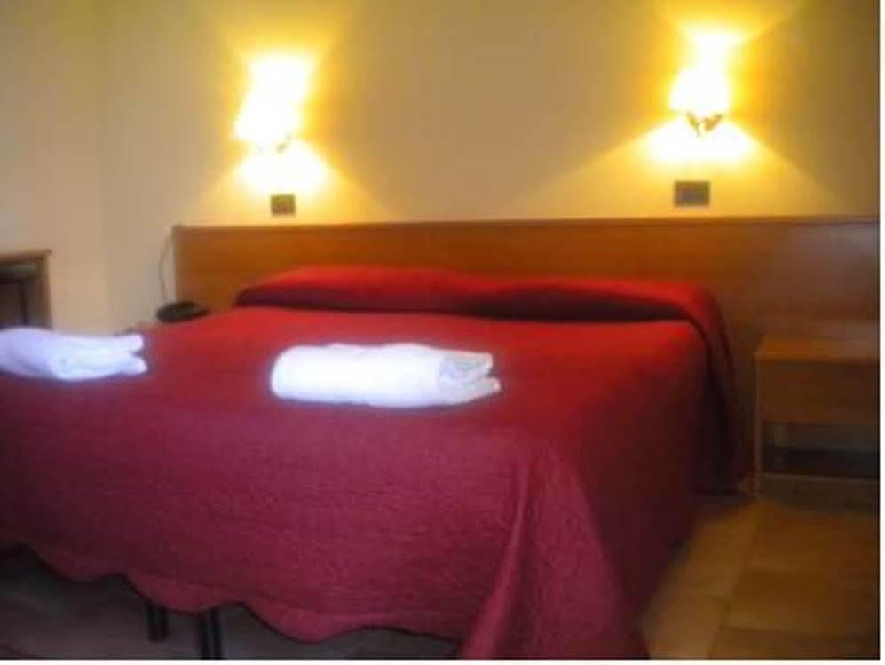 Hotel Benvenuti Firenze Bagian luar foto
